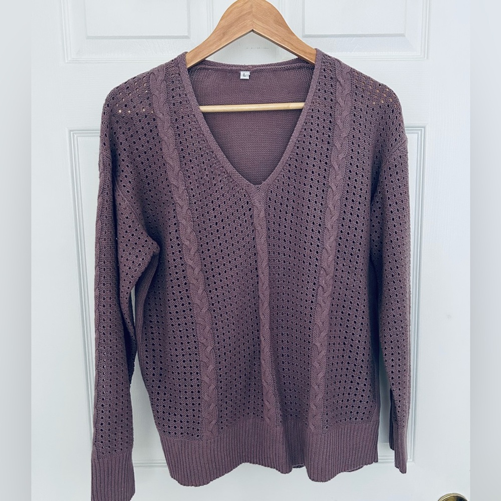 Elegant V-Neck Cable Knit Sweater - Mauve